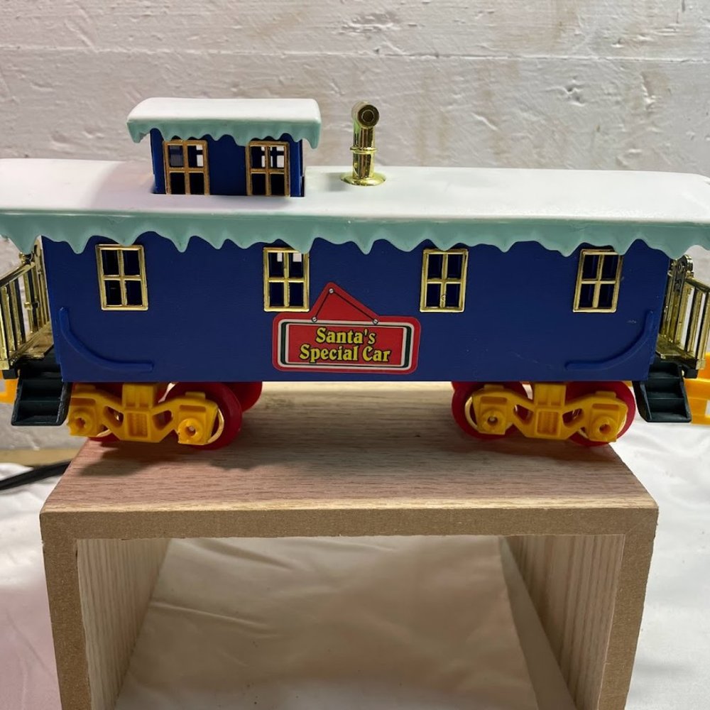 Toy State Christmas Magic Train Santa Santas Special Car Blue Passenger Car Only